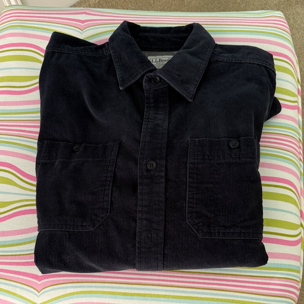 Men’s L.L. Bean Navy Corduroy Shirt Size Medium long sleeve